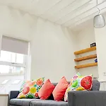 Stylish High Ceiling In South Center