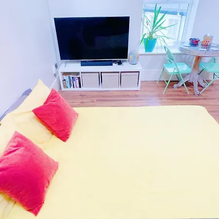 Stylish High Ceiling In South Center Apartamento Dublín