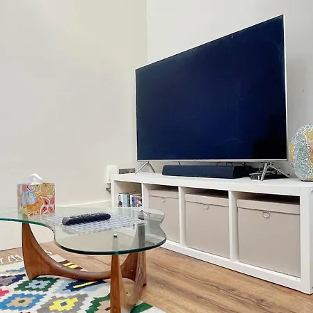 Stylish High Ceiling In South Center * Dublín